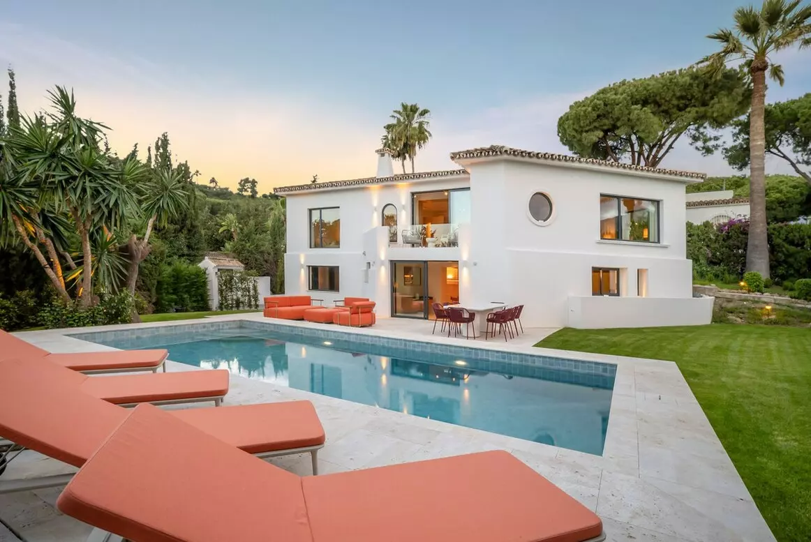 4-bedroom Villa In Marbella, Spain (262 M²)