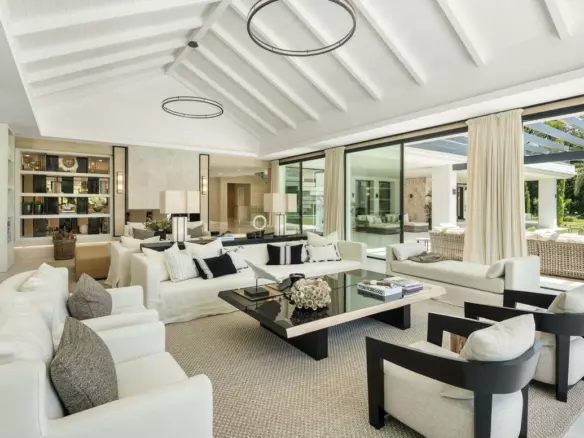 7-bedroom Villa In Marbella, Spain (1.636 M²)