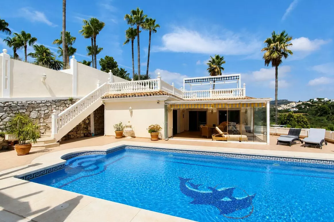 4-bedroom Villa In Elviria, Spain (213 M²)