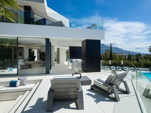 5-bedroom Villa In Benahavis, Spain (555 M²)