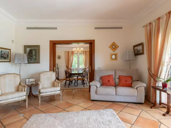 5-bedroom Villa In Elviria, Spain (298 M²)