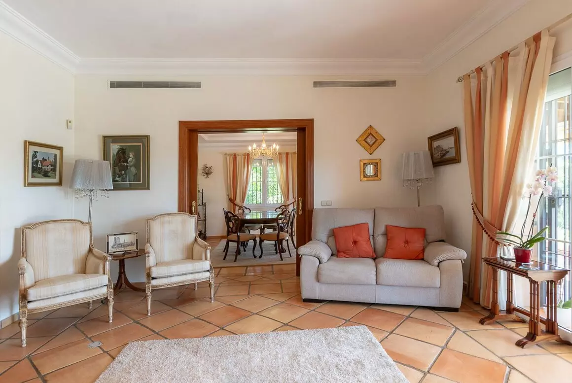 5-bedroom Villa In Elviria, Spain (298 M²)