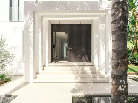 4-bedroom Villa In Marbella, Spain (360 M²)