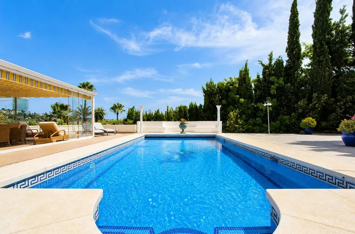4-bedroom Villa In Elviria, Spain (213 M²)
