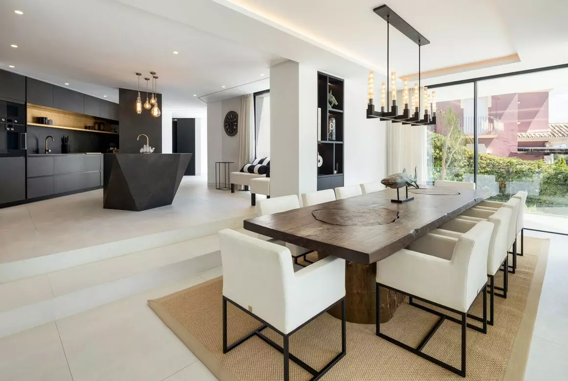 5-bedroom Villa In Benahavis, Spain (555 M²)