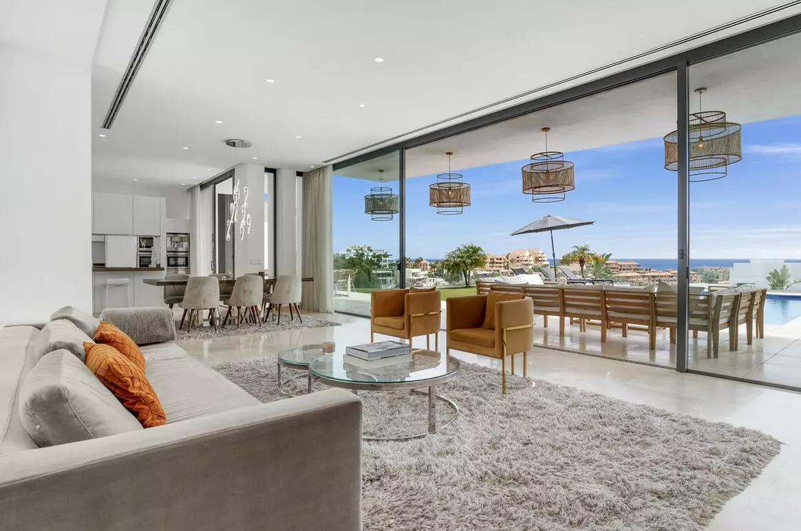 5-bedroom Villa In Benahavis, Spain (744 M²)