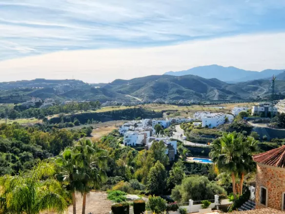 4-bedroom Villa In Benahavis, Spain (289 M²)