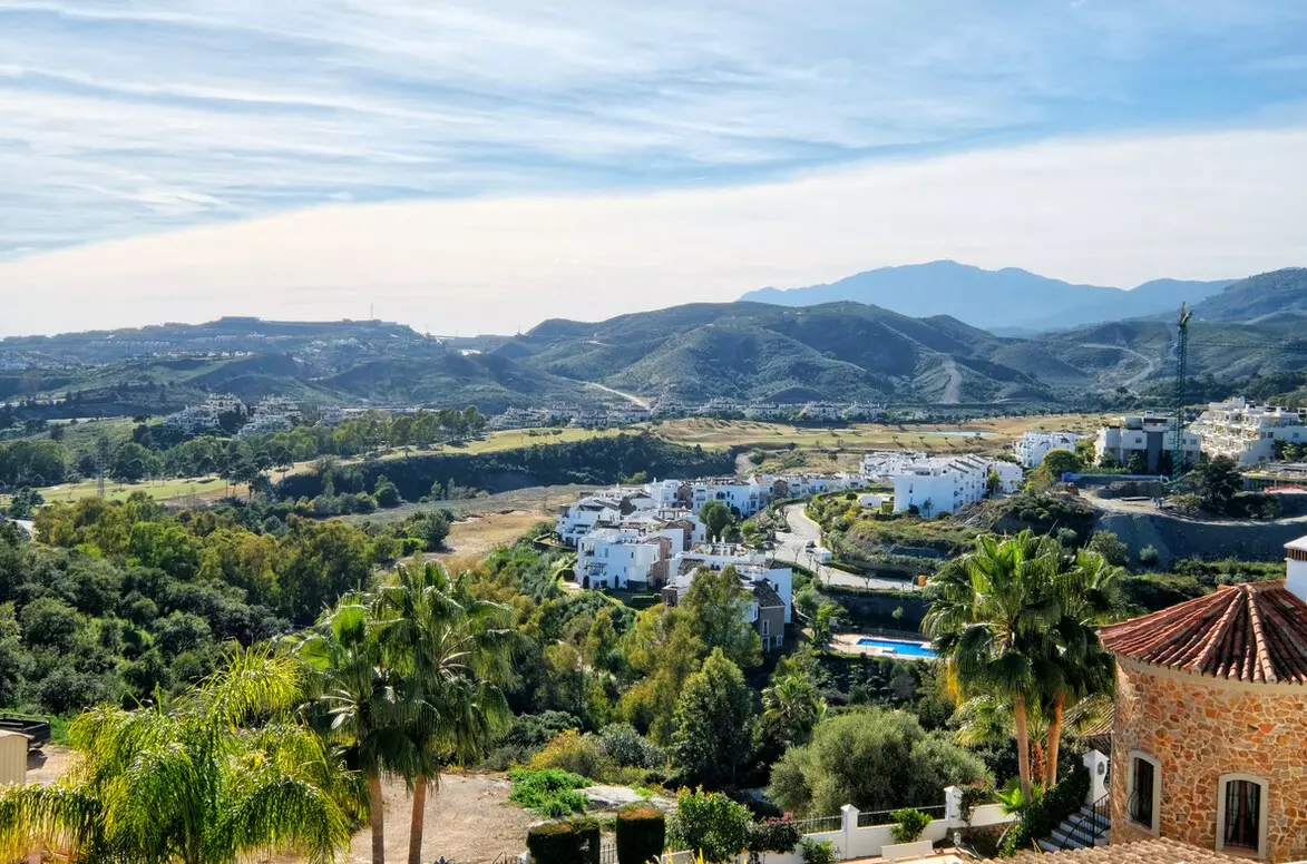 4-bedroom Villa In Benahavis, Spain (289 M²)