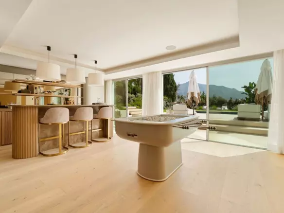 5-bedroom Villa In Marbella, Spain (421 M²)