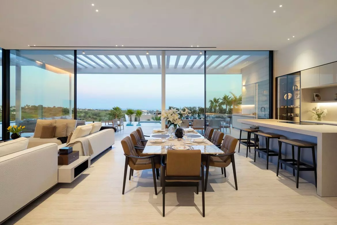 6-bedroom Villa In Benahavis, Spain (716 M²)