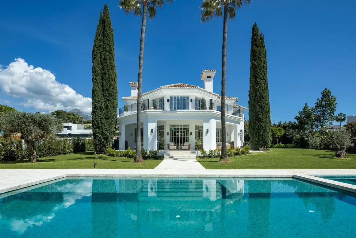 5-bedroom Villa In Marbella, Spain (722 M²)
