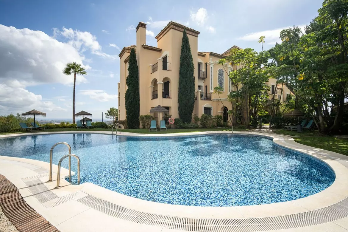 3-bedroom Penthouse In Benahavis, Spain (124 M²)