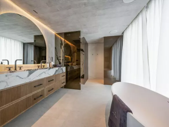 5-bedroom Villa In Marbella, Spain (983 M²)