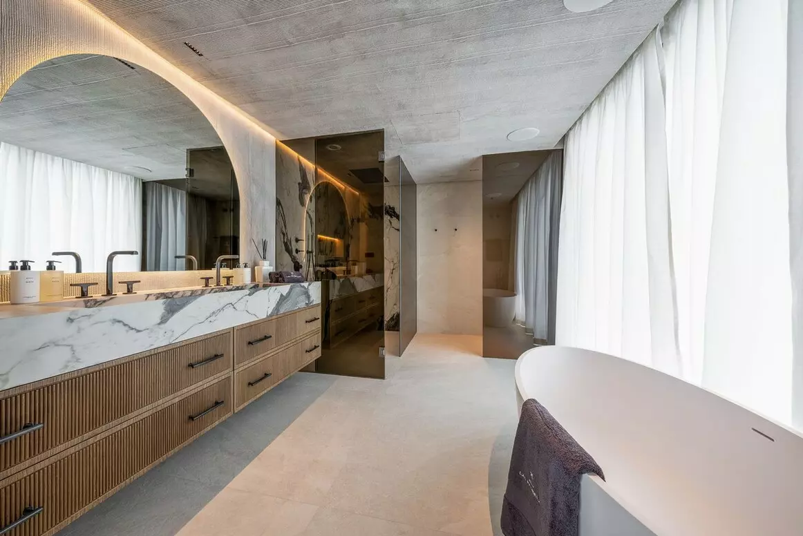 5-bedroom Villa In Marbella, Spain (983 M²)