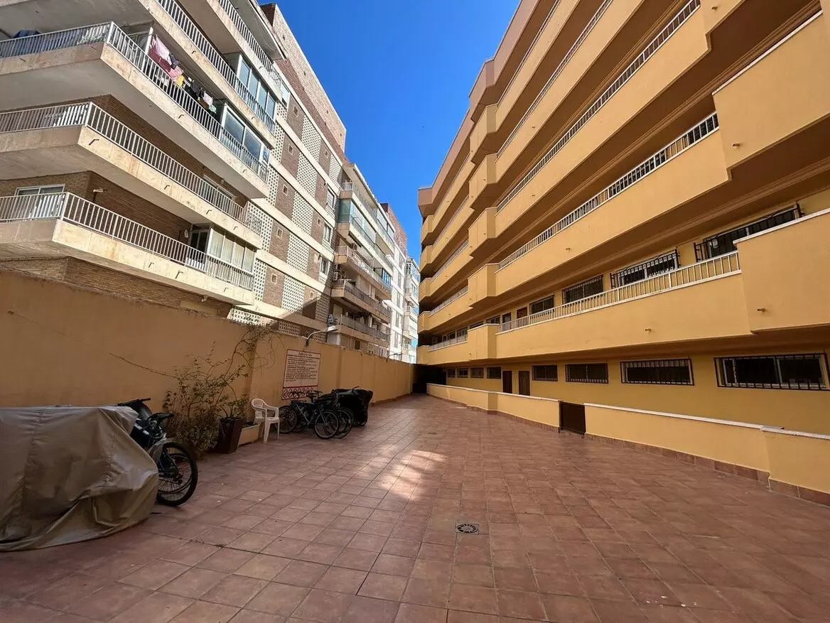 3-bedroom Apartment In Torrevieja, Spain (80 M²)