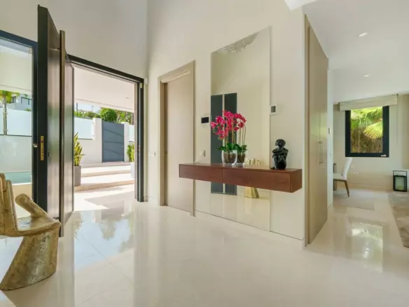 5-bedroom Villa In Marbella, Spain (473 M²)