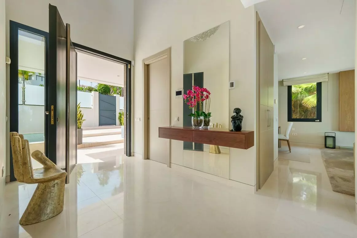 5-bedroom Villa In Marbella, Spain (473 M²)