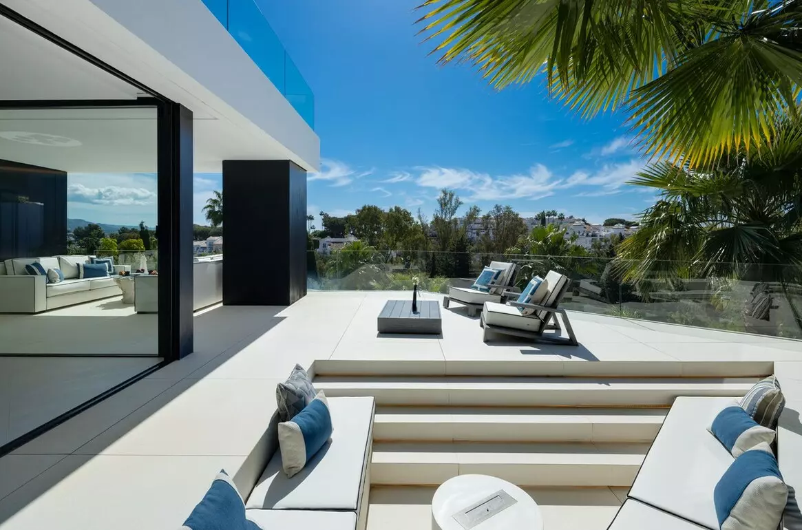 5-bedroom Villa In Benahavis, Spain (555 M²)