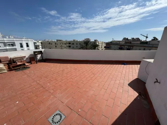 4-bedroom Penthouse In Estepona, Spain (145 M²)