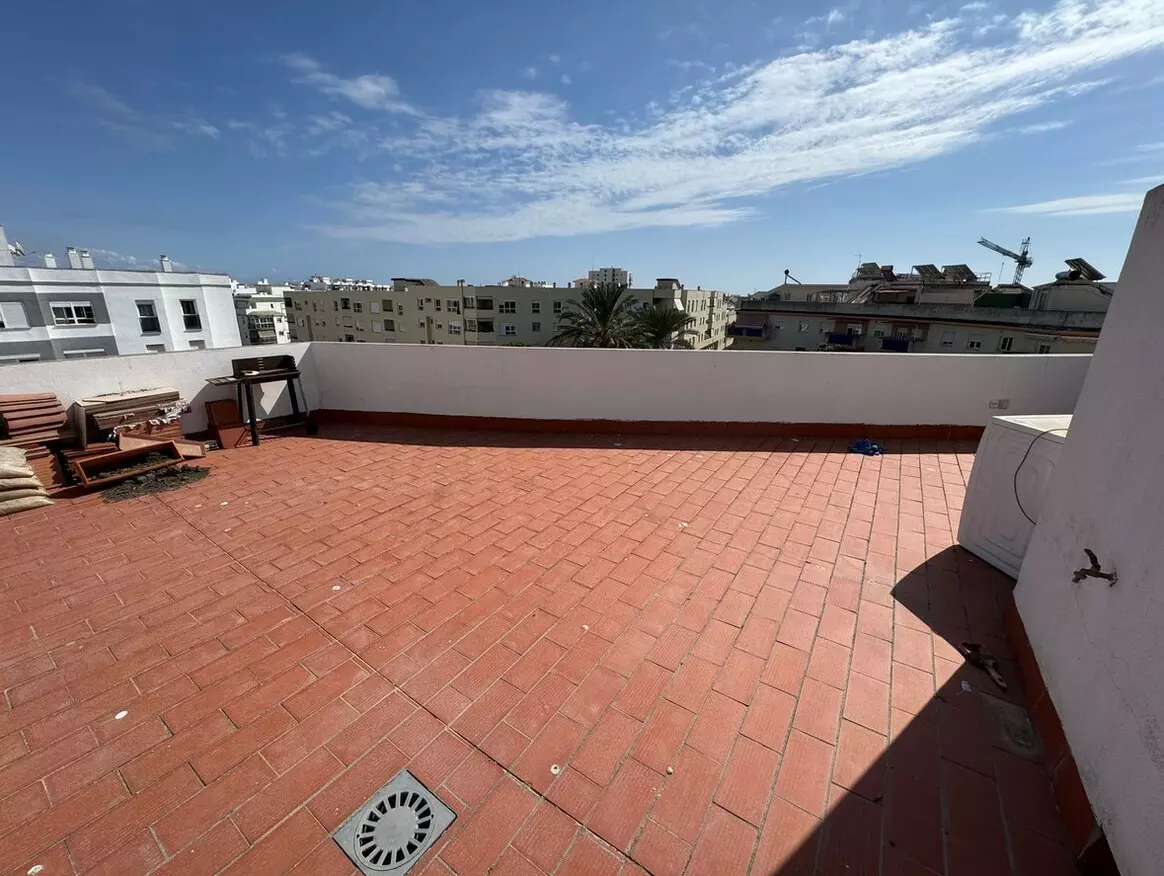 4-bedroom Penthouse In Estepona, Spain (145 M²)