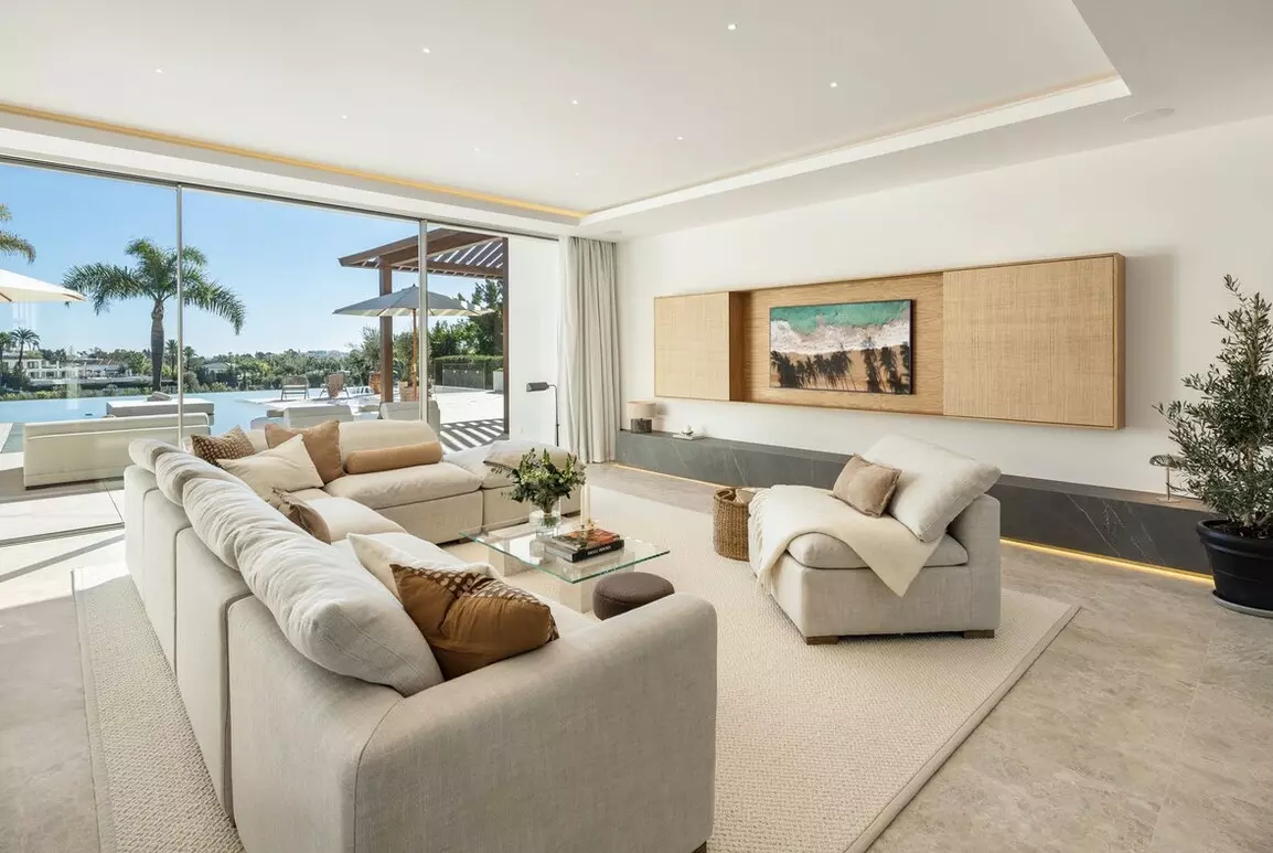 6-bedroom Villa In Marbella, Spain (854 M²)