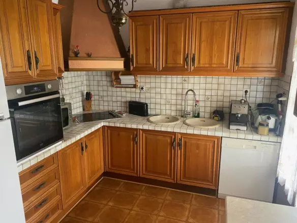 5-bedroom Villa In Estepona, Spain (139 M²)