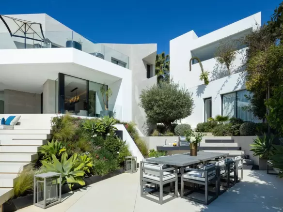 5-bedroom Villa In Benahavis, Spain (555 M²)