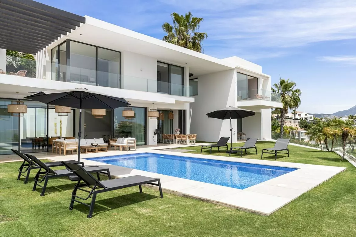 5-bedroom Villa In Benahavis, Spain (744 M²)