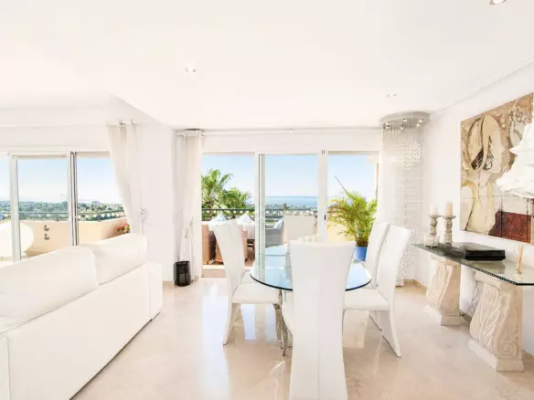 3-bedroom Penthouse In Elviria, Spain (161 M²)