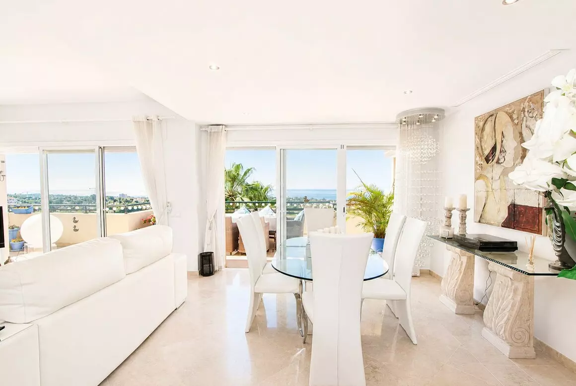 3-bedroom Penthouse In Elviria, Spain (161 M²)