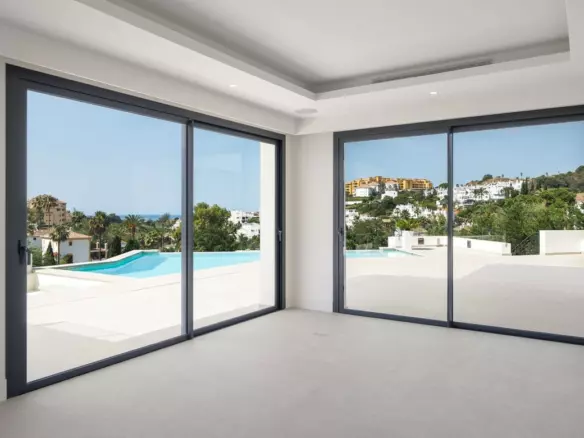 4-bedroom Villa In Estepona, Spain (433 M²)