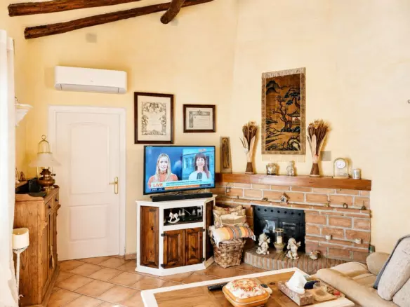 2-bedroom Villa In Benahavis, Spain (94 M²)