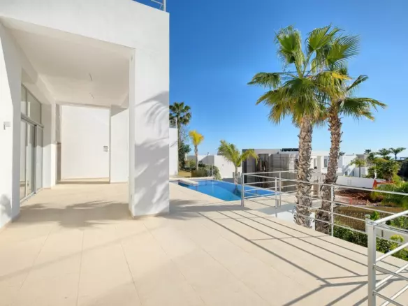 4-bedroom Villa In Benahavis, Spain (289 M²)