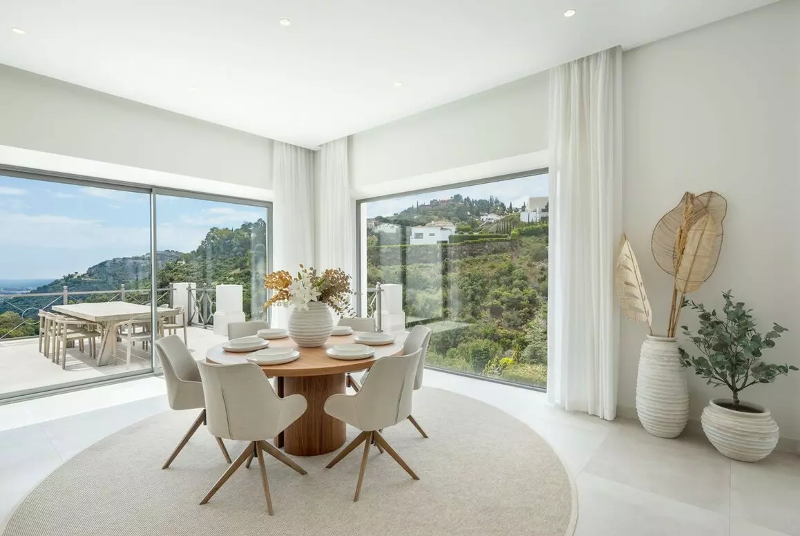 5-bedroom Villa In Benahavis, Spain (1.372 M²)