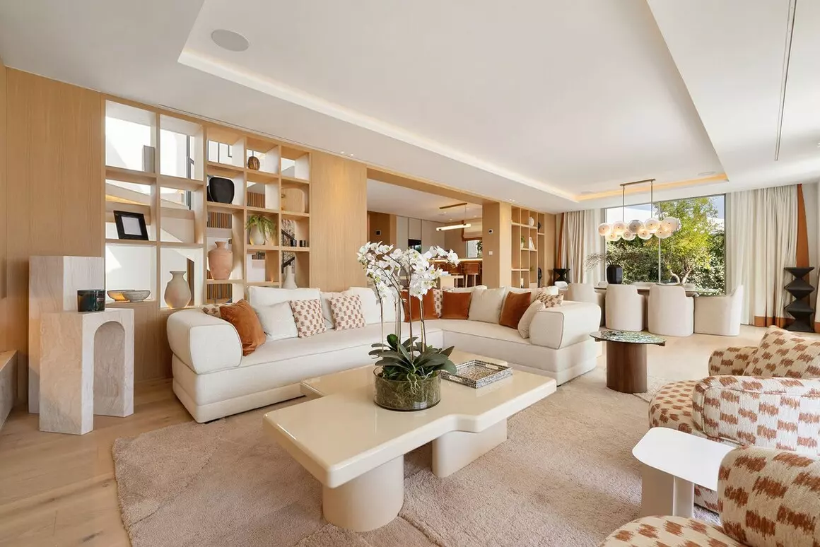 5-bedroom Villa In Marbella, Spain (421 M²)