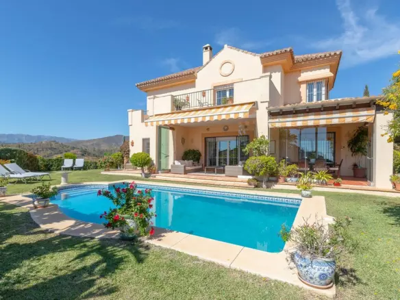 5-bedroom Villa In Elviria, Spain (298 M²)