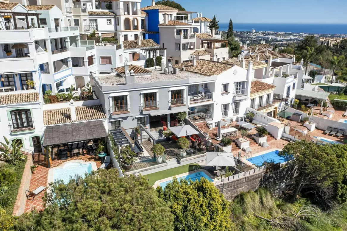 5-bedroom Townhouse In Benahavis, Spain (333 M²)