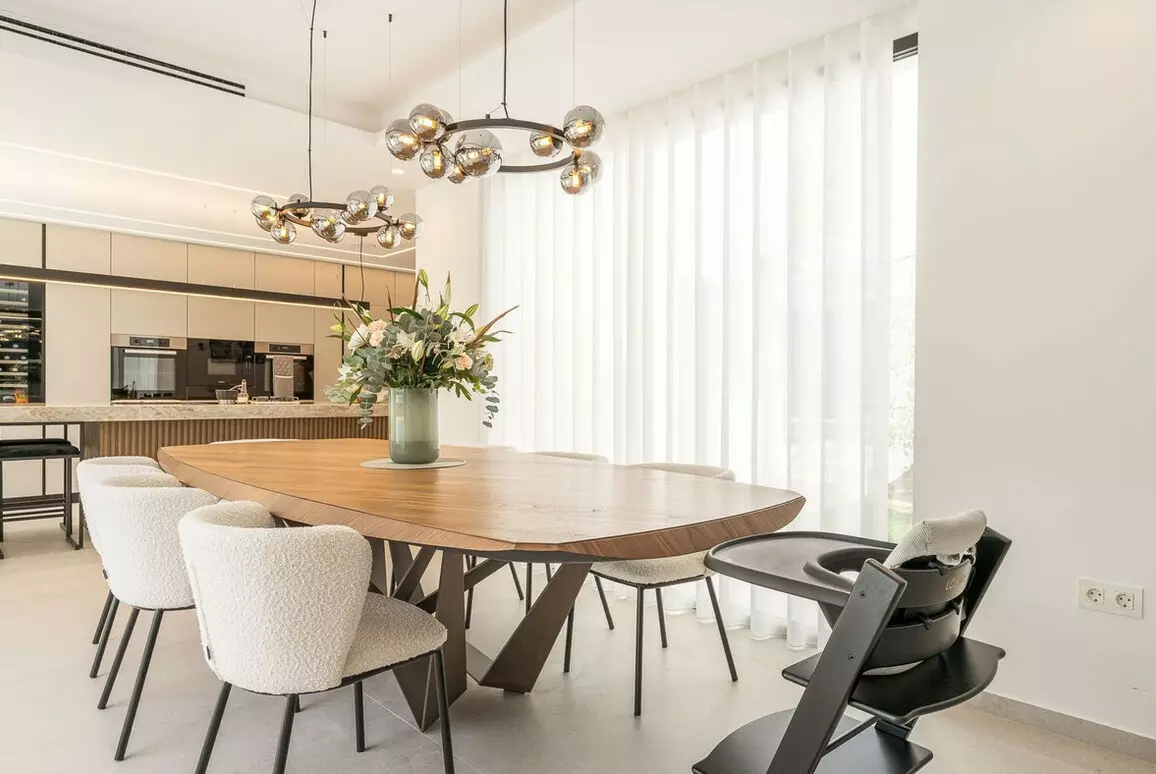 4-bedroom Villa In Marbella, Spain (360 M²)
