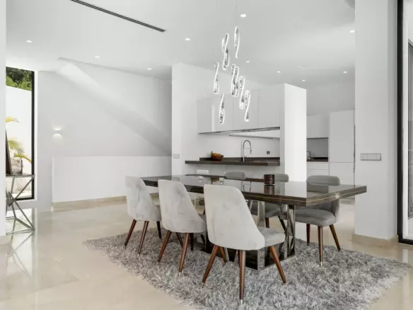 5-bedroom Villa In Benahavis, Spain (744 M²)