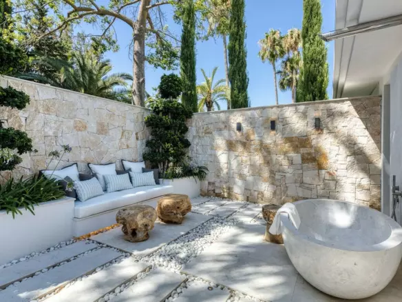 7-bedroom Villa In Marbella, Spain (1.636 M²)