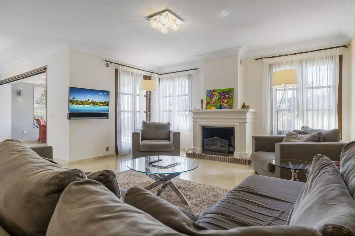5-bedroom Townhouse In Benahavis, Spain (333 M²)