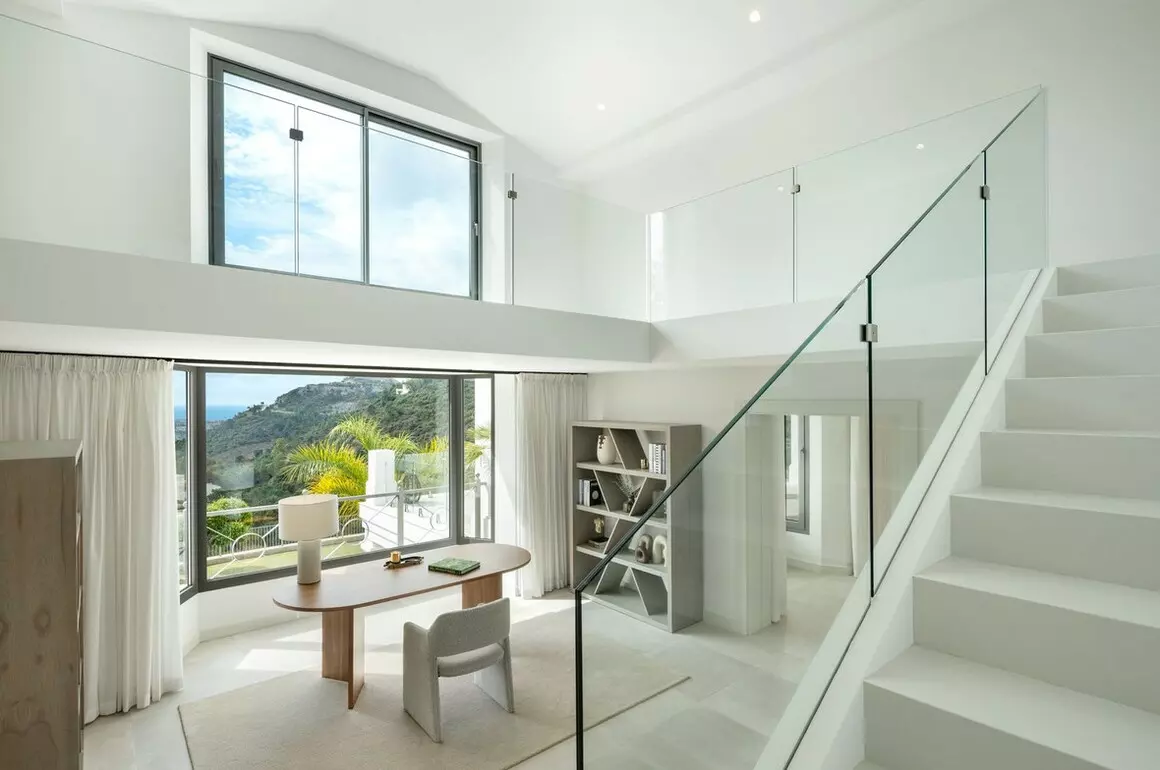 5-bedroom Villa In Benahavis, Spain (1.372 M²)