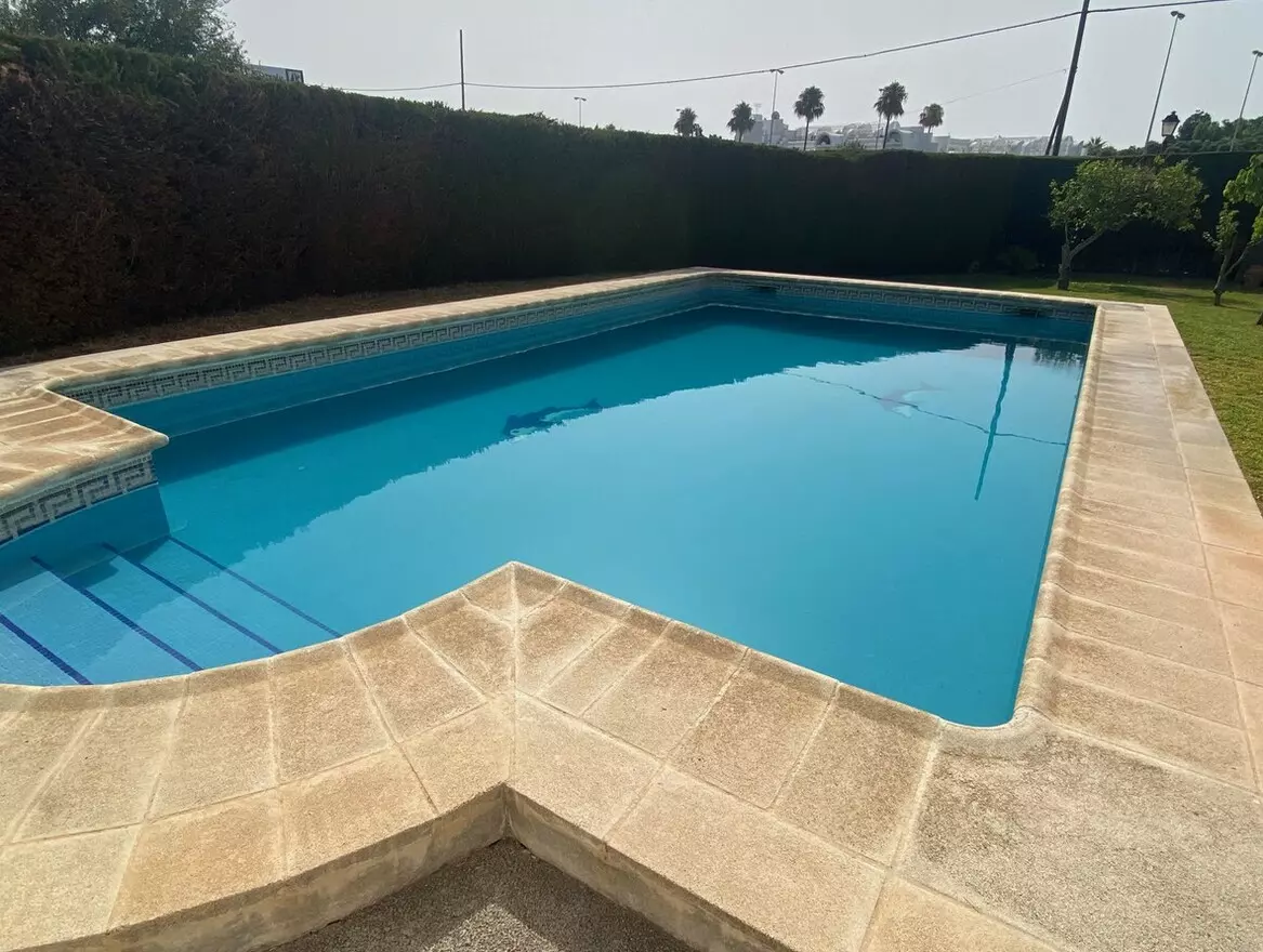 5-bedroom Villa In Estepona, Spain (139 M²)