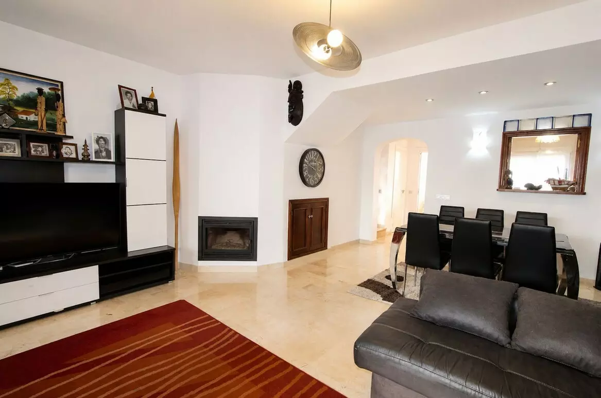 5-bedroom Townhouse In Marbella, Spain (206 M²)