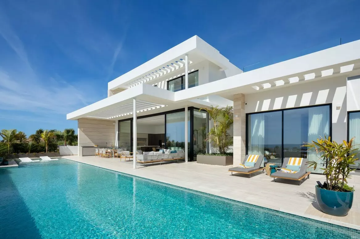 6-bedroom Villa In Benahavis, Spain (716 M²)