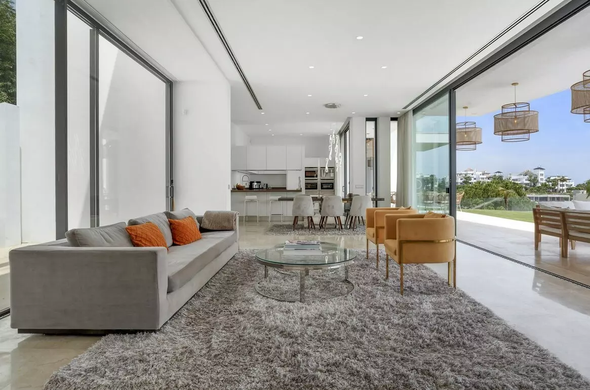 5-bedroom Villa In Benahavis, Spain (744 M²)