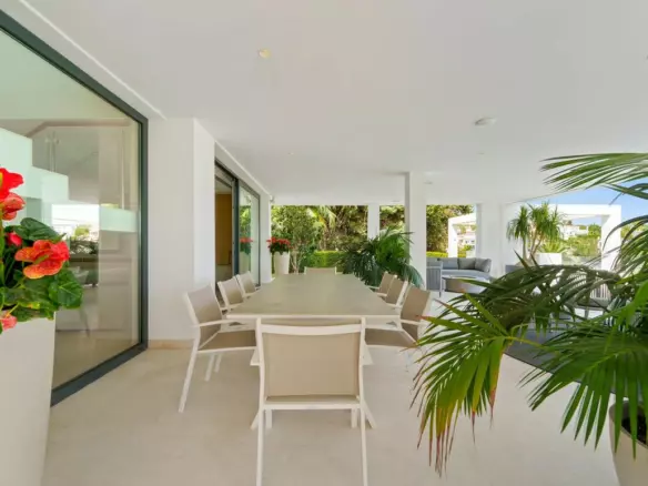 5-bedroom Villa In Marbella, Spain (473 M²)