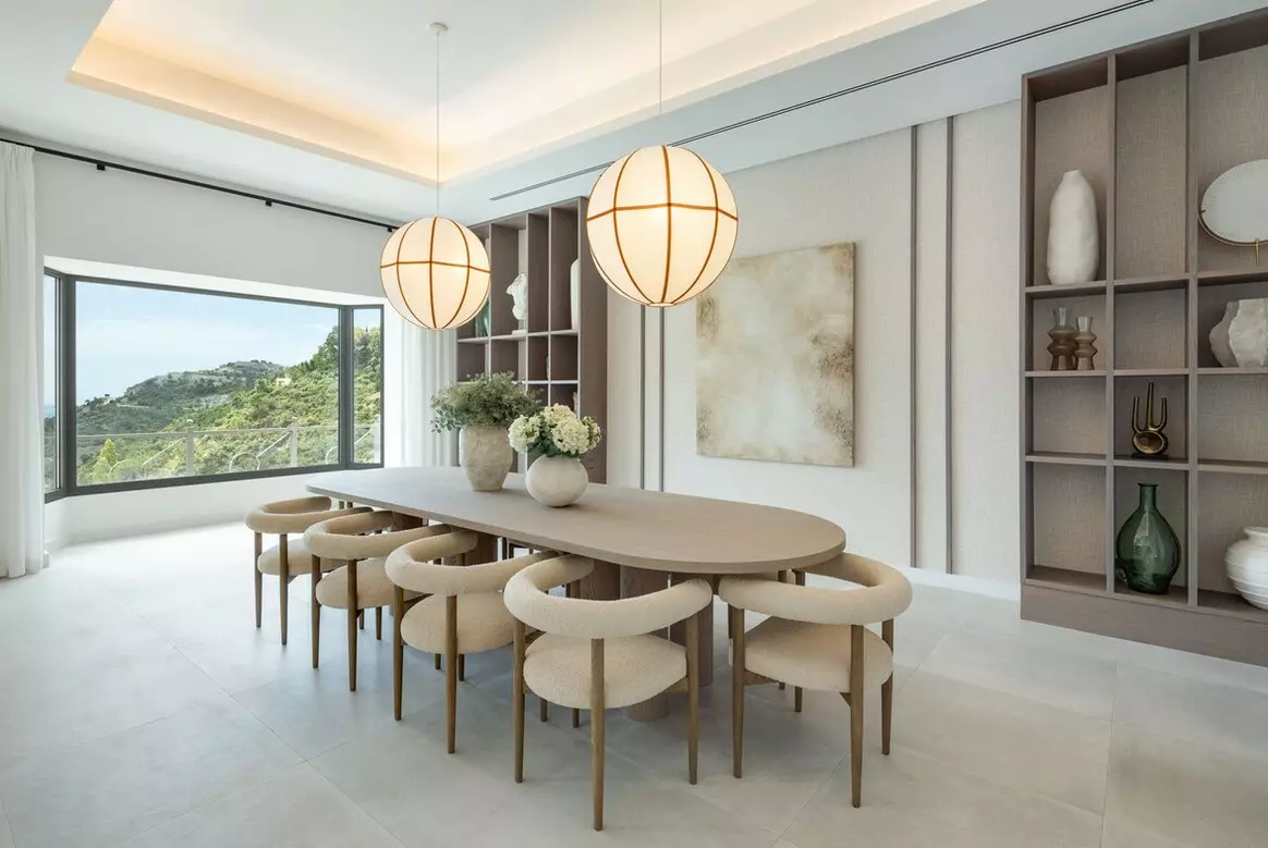 5-bedroom Villa In Benahavis, Spain (1.372 M²)