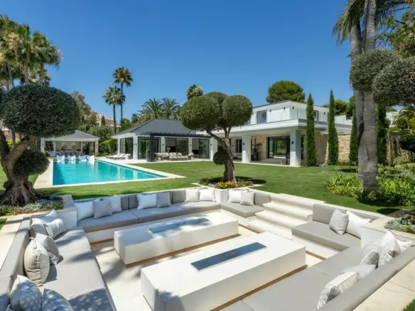 7-bedroom Villa In Marbella, Spain (1.636 M²)