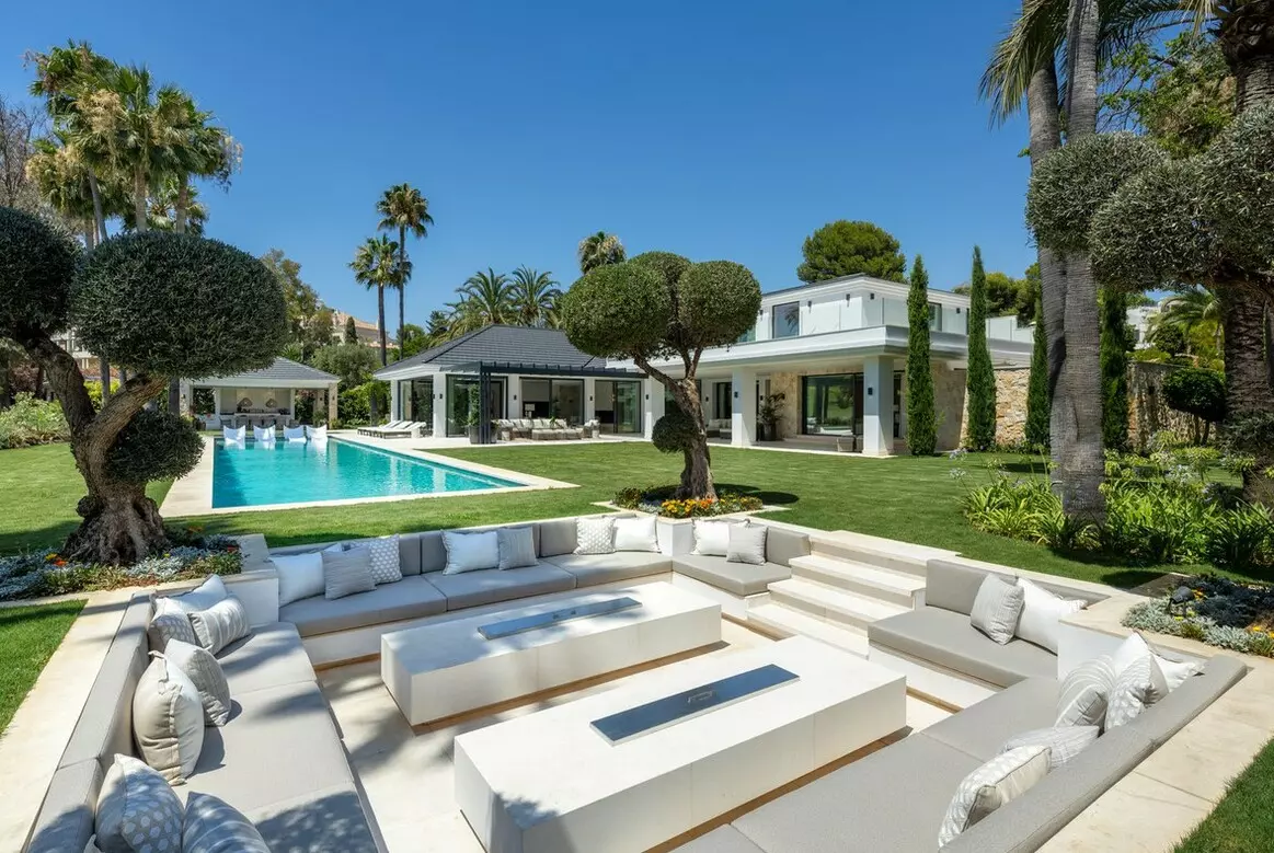 7-bedroom Villa In Marbella, Spain (1.636 M²)